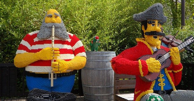 What to Build Out of LEGO - Pirate Land at LEGO Land, LEGO Adventure Quest