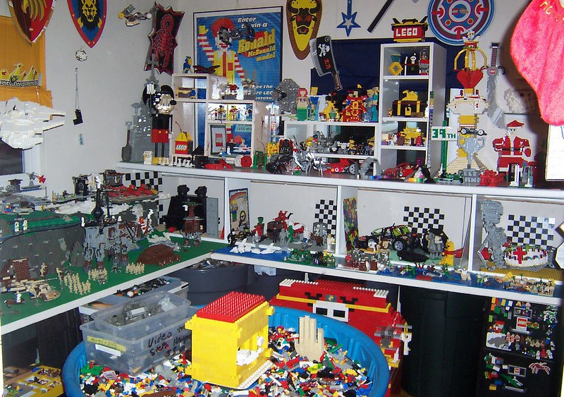 LEGO Organizer Ideas - LEGO play room